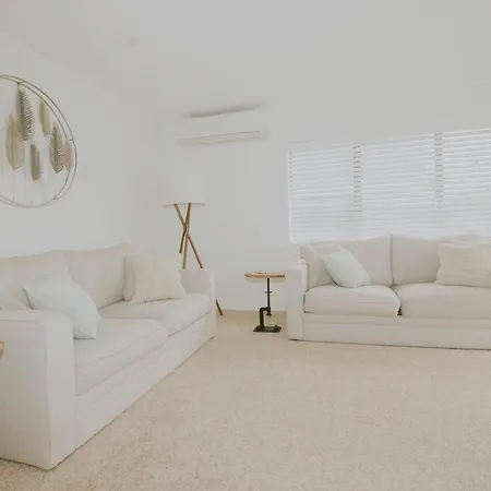 Salty Breeze Beach House Orewa Exterior foto